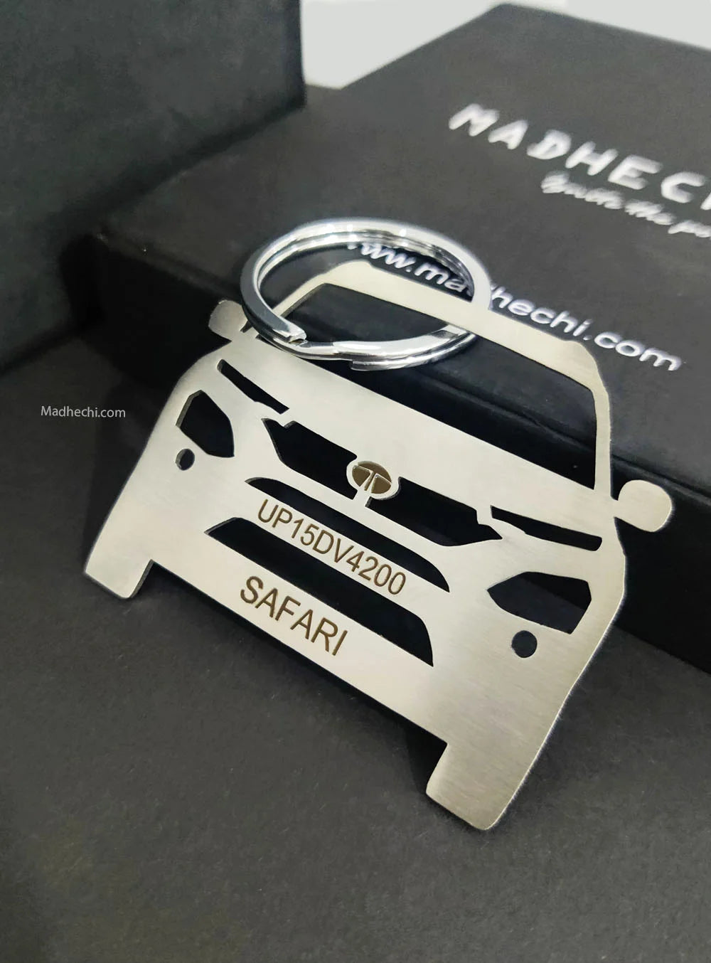 Tata Safari Car Keychain